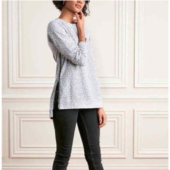 🚨 Price REDUCED 🚨 for a limited time! Super Soft Pullover - Picture 1 of 9